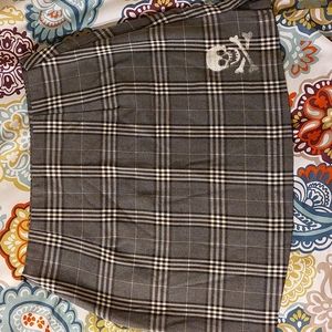 Gray plaid miniskirt with skull